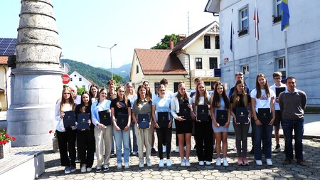 Devetošolke in devetošolci pri sprejemu župana Občine Cerklje na Gorenjskem